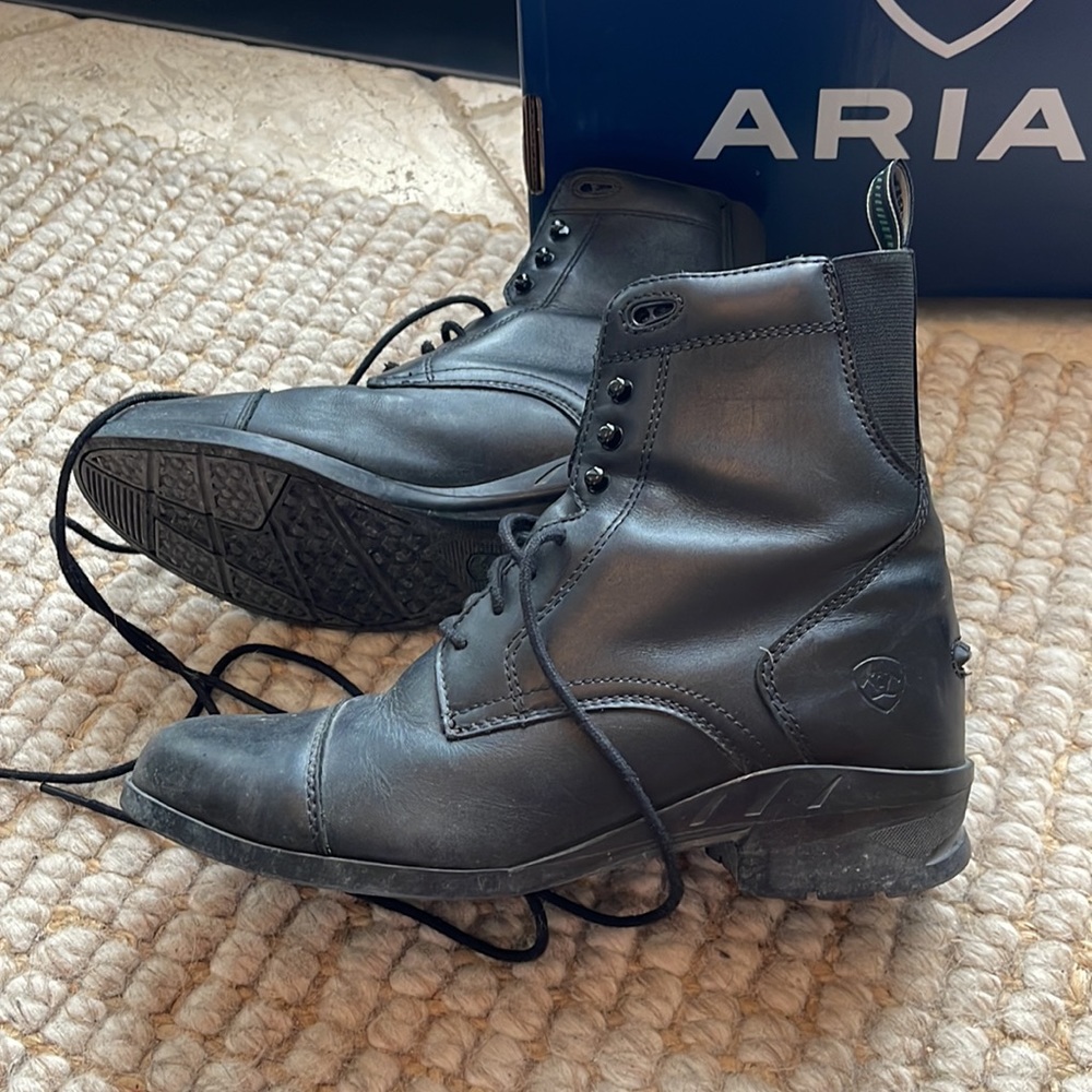 Ariat riding boots 7.5